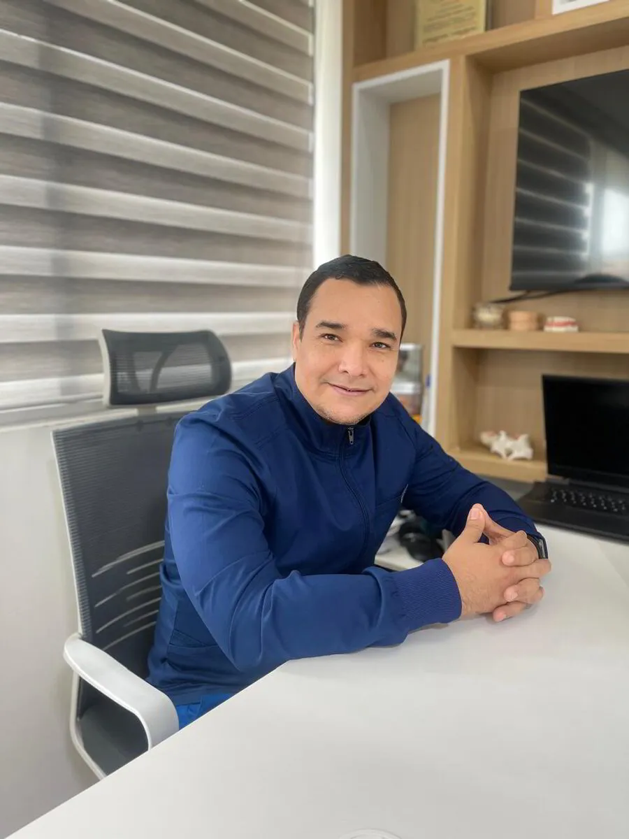 Dr. Víctor Manuel Segarra